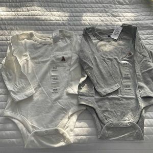 Baby Gap Onesie (2 pack)